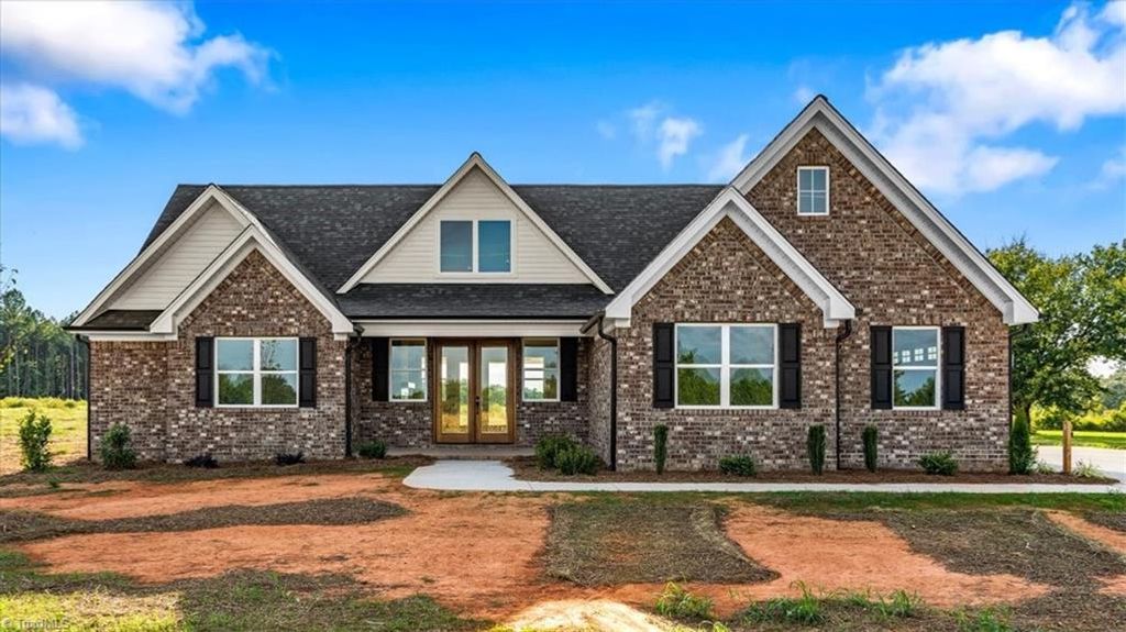 132 GreenHill Road, Mocksville, NC 27028