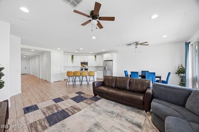 2300 E RIDGEWOOD Lane, Gilbert, AZ 85298