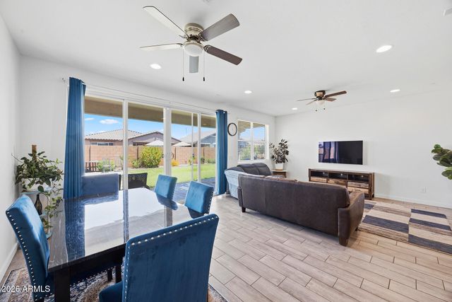 2300 E RIDGEWOOD Lane, Gilbert, AZ 85298