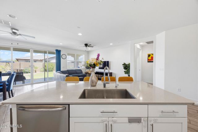 2300 E RIDGEWOOD Lane, Gilbert, AZ 85298