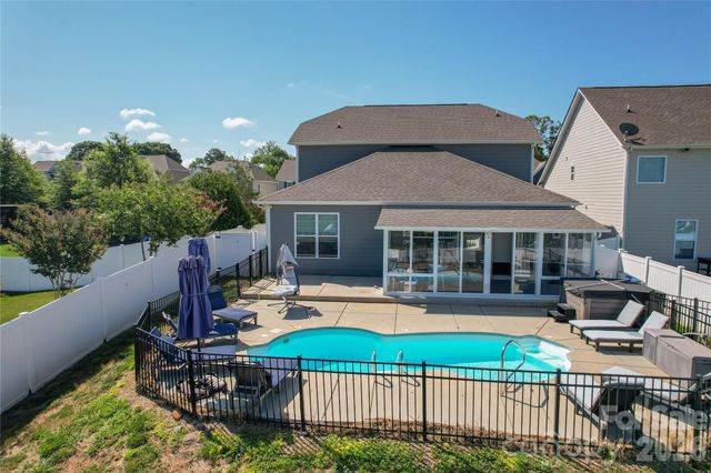 109 E Americana Drive, Mooresville, NC 28115