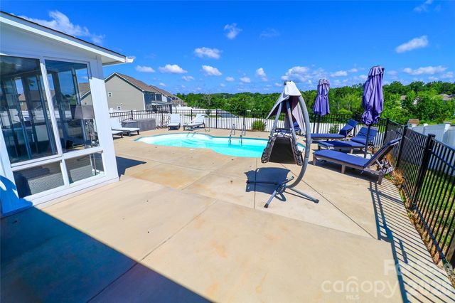 109 E Americana Drive, Mooresville, NC 28115