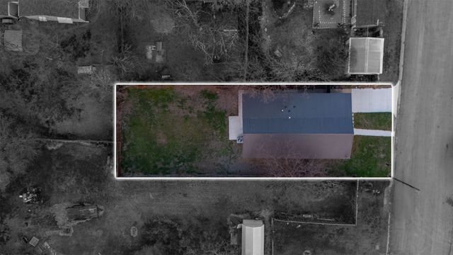 1014 W Archer Street, Jacksboro, TX 76458