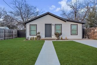 1014 W Archer Street, Jacksboro, TX 76458