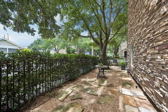 402 Roy Street, Houston, TX 77007
