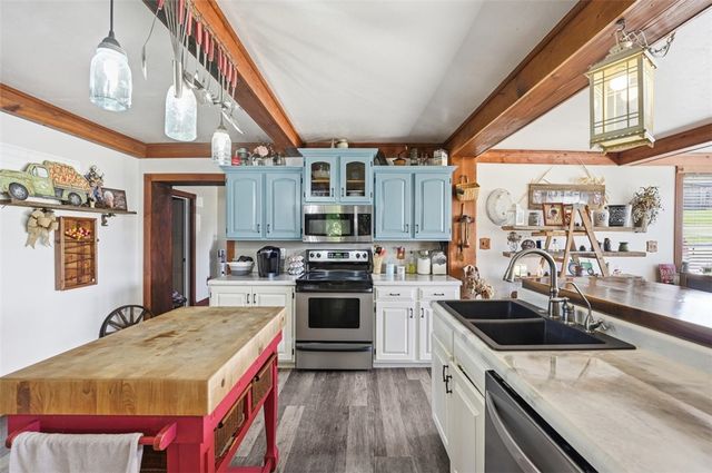 2976 Henderson Road, Mt Pleasant Twp, PA 15301