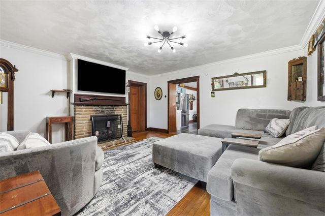 2976 Henderson Road, Mt Pleasant Twp, PA 15301