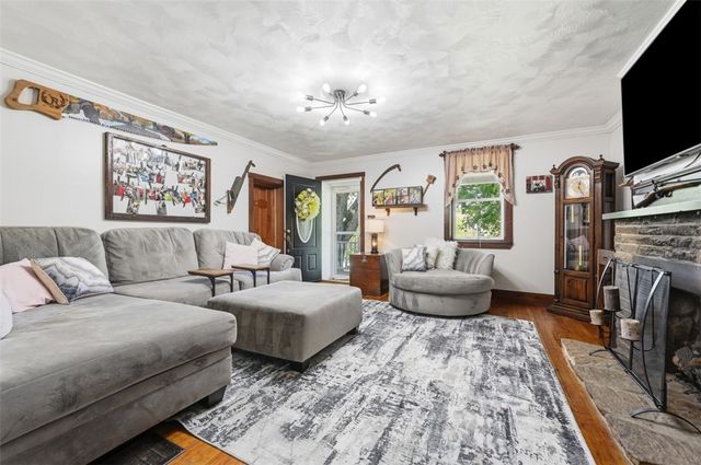 2976 Henderson Road, Mt Pleasant Twp, PA 15301