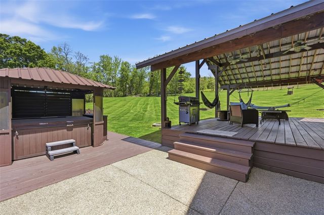 2976 Henderson Road, Mt Pleasant Twp, PA 15301