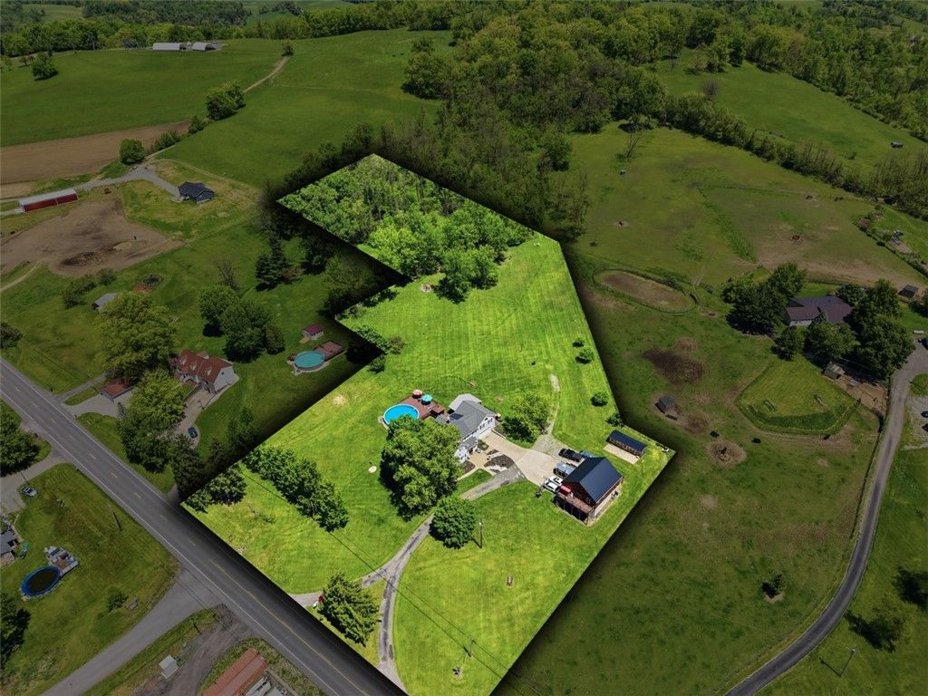 2976 Henderson Road, Mt Pleasant Twp, PA 15301
