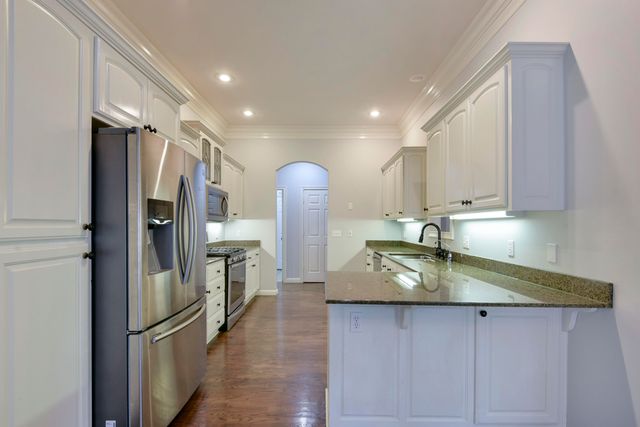 614 E Falls Circle, Ozark, MO 65721