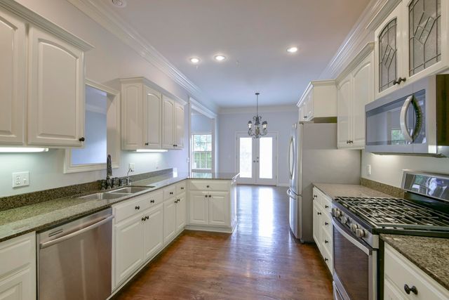 614 E Falls Circle, Ozark, MO 65721