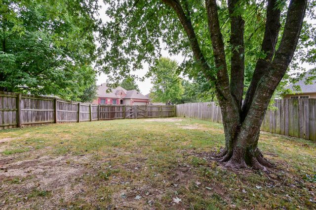 614 E Falls Circle, Ozark, MO 65721