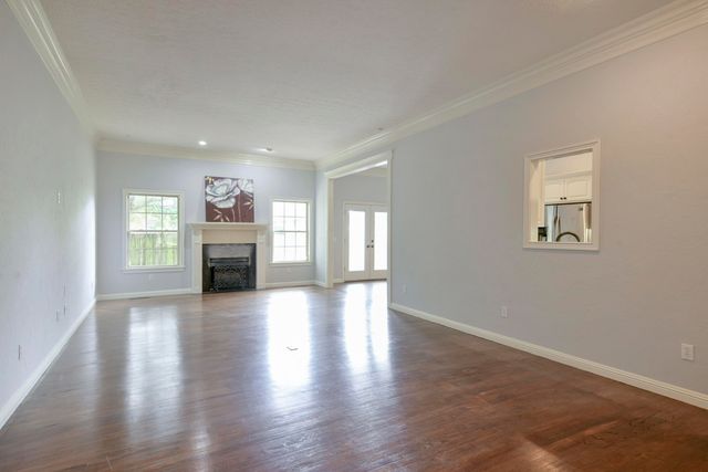 614 E Falls Circle, Ozark, MO 65721
