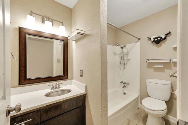 1467 S Meadows DR, Austin, TX 78758