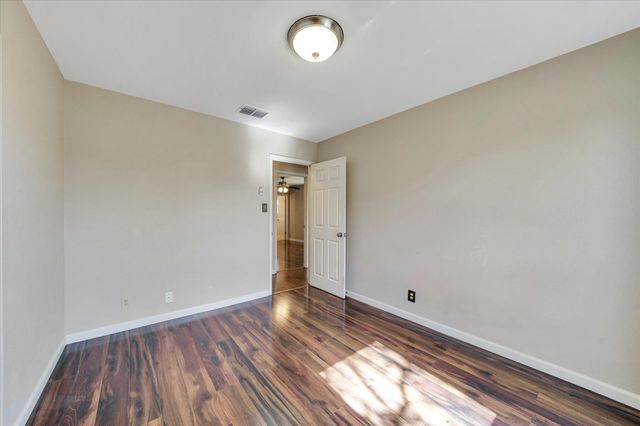 1467 S Meadows DR, Austin, TX 78758