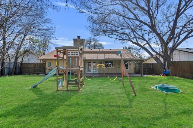 1467 S Meadows DR, Austin, TX 78758