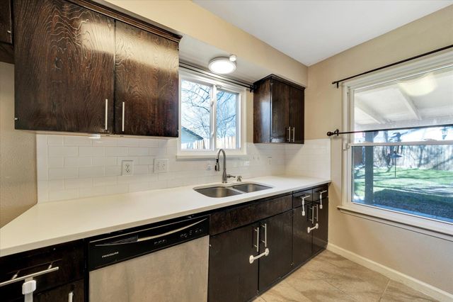 1467 S Meadows DR, Austin, TX 78758