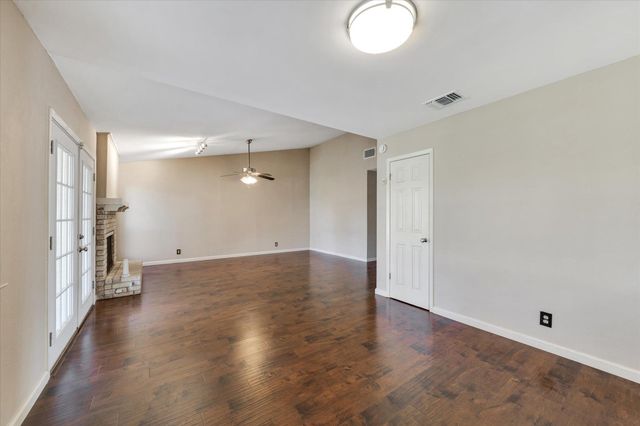 1467 S Meadows DR, Austin, TX 78758