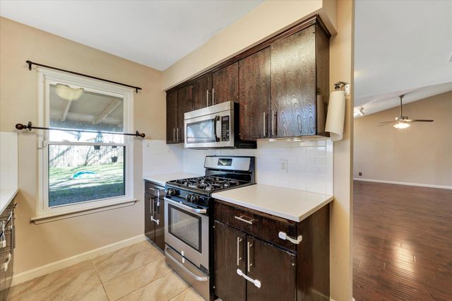 1467 S Meadows DR, Austin, TX 78758