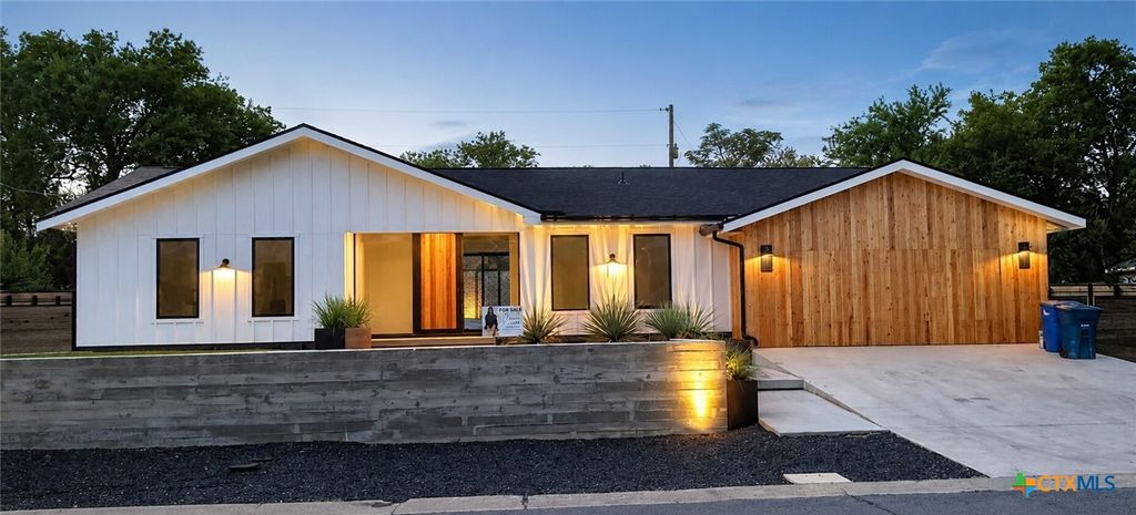 Image 1 of property listing at 57 Ohio Street, New Braunfels, TX 78130