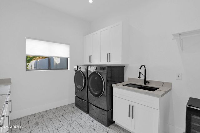 8595 E Sharon Drive, Scottsdale, AZ 85260