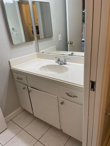 2822 Briarhurst Drive 42, Houston, TX 77057
