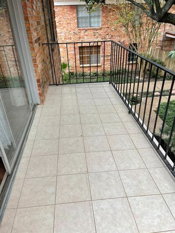 2822 Briarhurst Drive 42, Houston, TX 77057