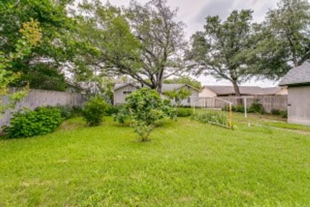 1748 Fagan Drive, Blue Mound, TX 76131