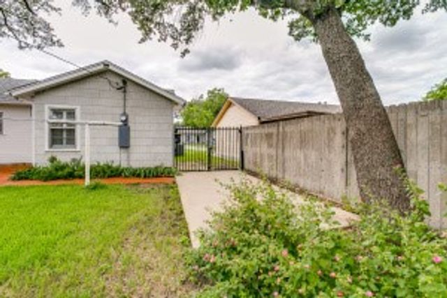 1748 Fagan Drive, Blue Mound, TX 76131
