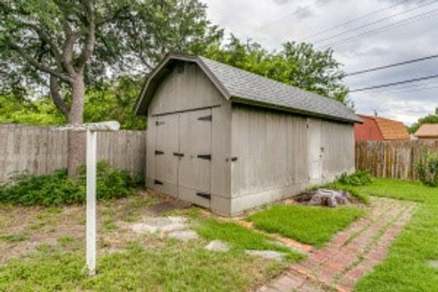 1748 Fagan Drive, Blue Mound, TX 76131