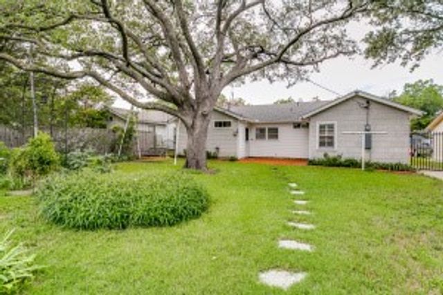 1748 Fagan Drive, Blue Mound, TX 76131