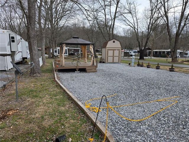 155 Fishtail Circle, Cleveland, GA 30528