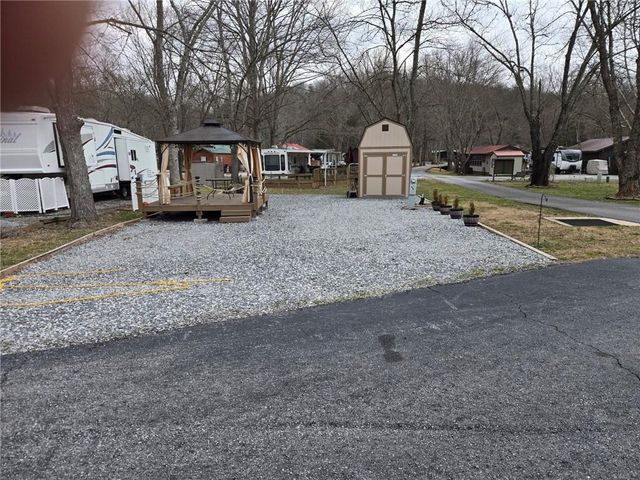 155 Fishtail Circle, Cleveland, GA 30528