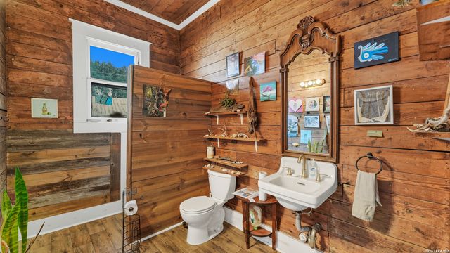 1502 Buena Vista, San Antonio, TX 78207