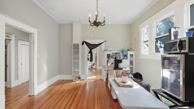 1502 Buena Vista, San Antonio, TX 78207
