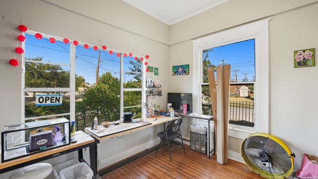 1502 Buena Vista, San Antonio, TX 78207