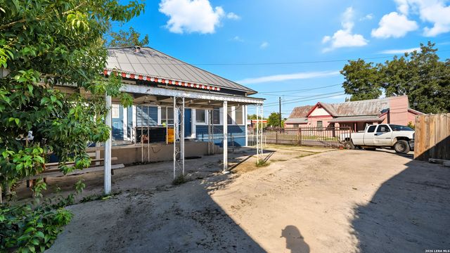 1502 Buena Vista, San Antonio, TX 78207