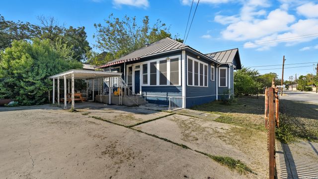1502 Buena Vista, San Antonio, TX 78207