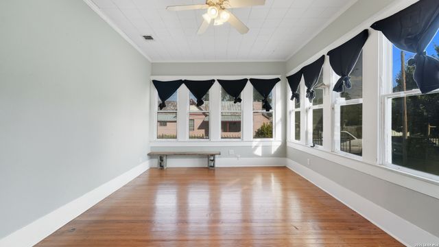 1502 Buena Vista, San Antonio, TX 78207