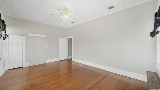 1502 Buena Vista, San Antonio, TX 78207