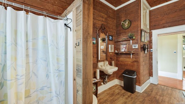1502 Buena Vista, San Antonio, TX 78207