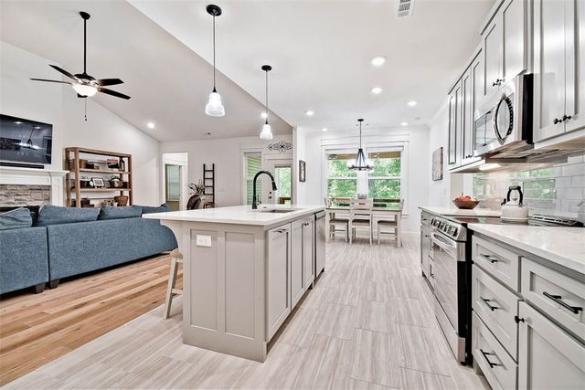 10 Clevedon Circle, Bella Vista, AR 72715