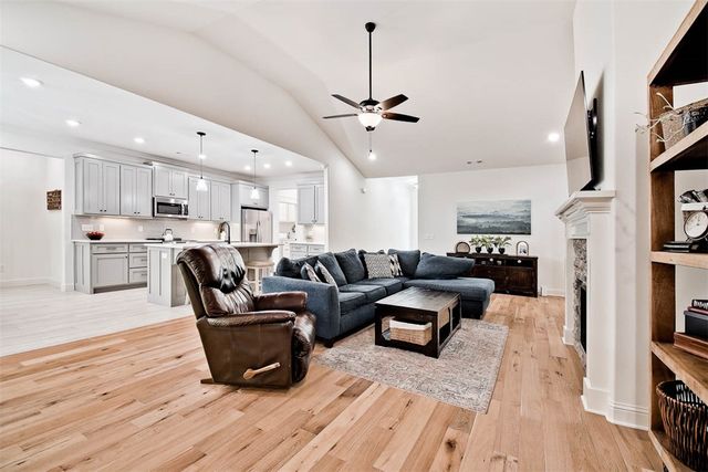 10 Clevedon Circle, Bella Vista, AR 72715