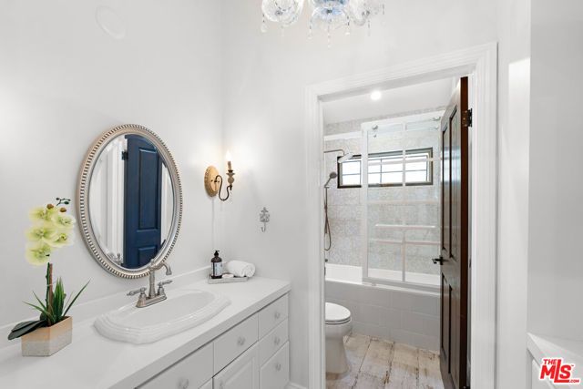 1110 N Beverly Glen Boulevard, Los Angeles, CA 90077