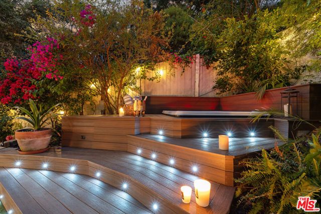 1110 N Beverly Glen Boulevard, Los Angeles, CA 90077