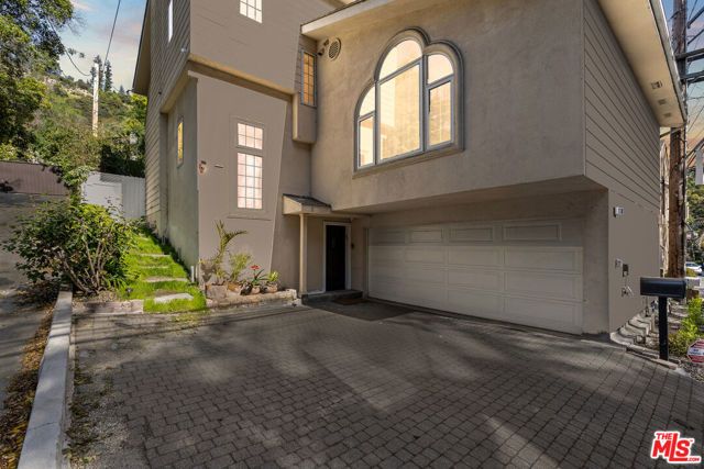 1110 N Beverly Glen Boulevard, Los Angeles, CA 90077