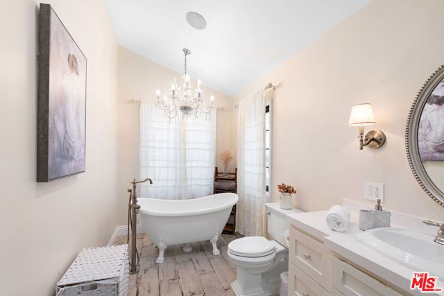 1110 N Beverly Glen Boulevard, Los Angeles, CA 90077