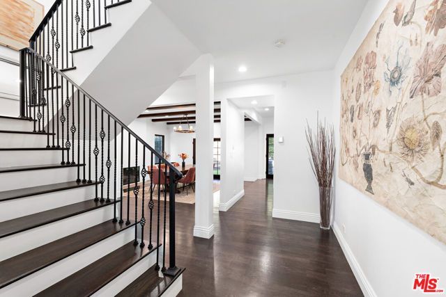 1110 N Beverly Glen Boulevard, Los Angeles, CA 90077