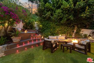 1110 N Beverly Glen Boulevard, Los Angeles, CA 90077